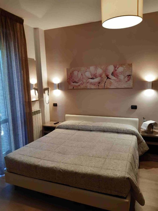 Hotel Il Boschetto Толентино Екстериор снимка