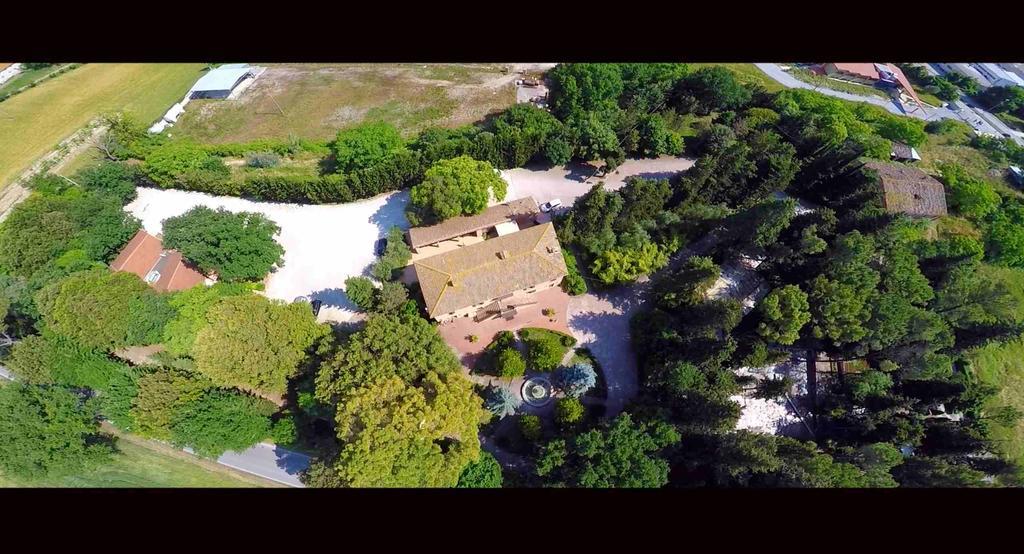Hotel Il Boschetto Толентино Екстериор снимка