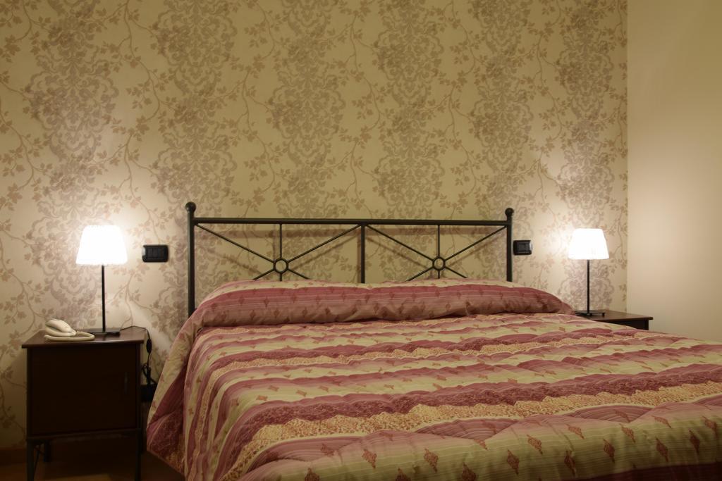 Hotel Il Boschetto Толентино Стая снимка