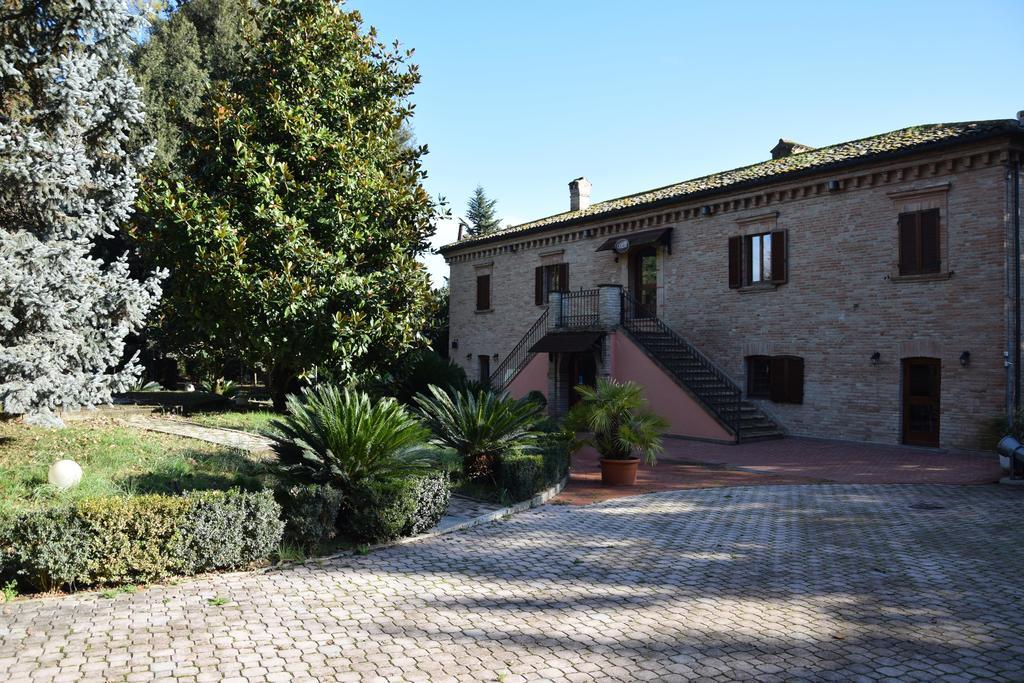 Hotel Il Boschetto Толентино Екстериор снимка
