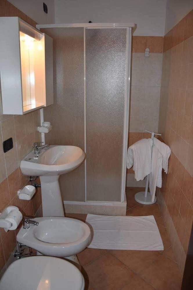 Hotel Il Boschetto Толентино Екстериор снимка